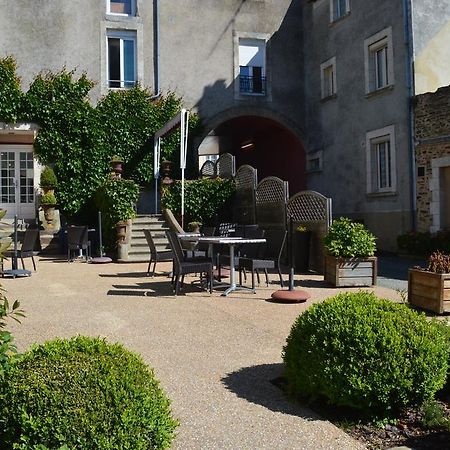 ホテル Logis Le Bretagne Sillé-le-Guillaume エクステリア 写真