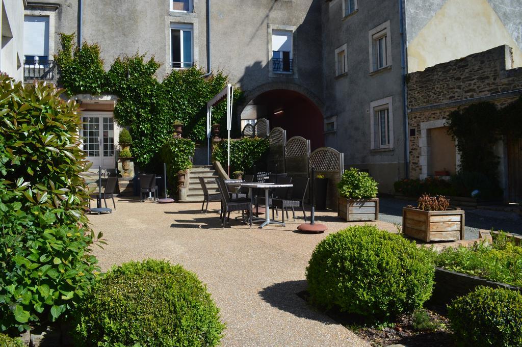 ホテル Logis Le Bretagne Sillé-le-Guillaume エクステリア 写真